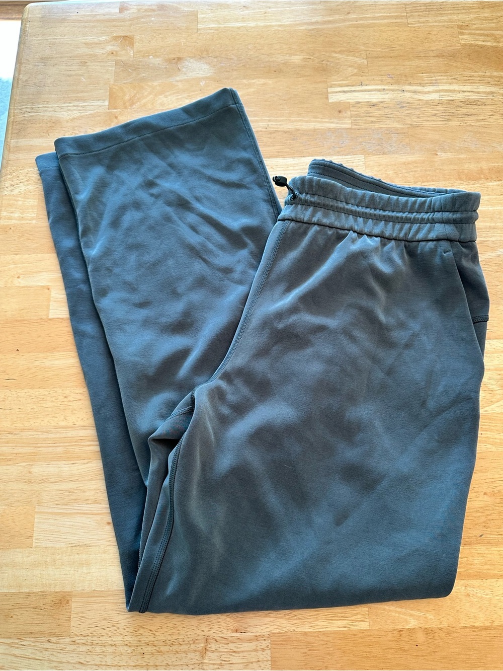 Lululemon Softstreme wide leg pants size 12